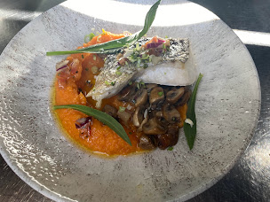 Photo n°4 de Les Q Salés - Restaurant Bar Dégustation à Le Bois-Plage-en-Ré (Restaurant français)