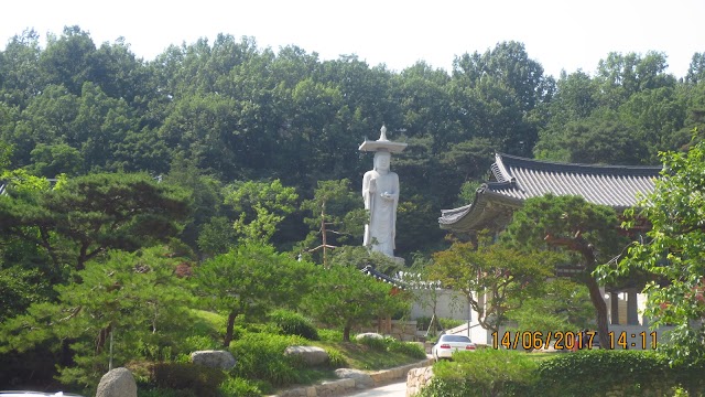 Bongeunsa Temple, COEX North Gate