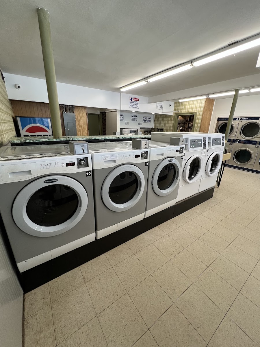 McFarland Laundry facility with washing machines in Madison