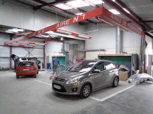 Photo n°3 de Carrosserie Le Corre à Guidel (Atelier de carrosserie automobile)