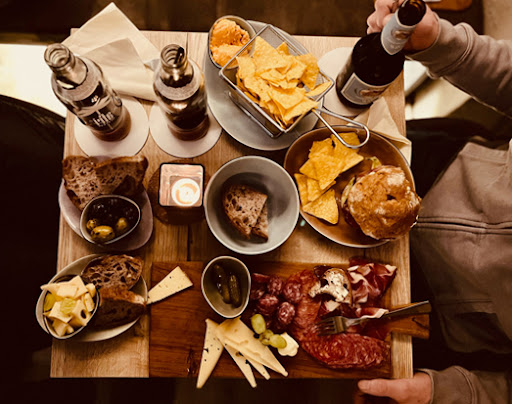Toni's - Visual