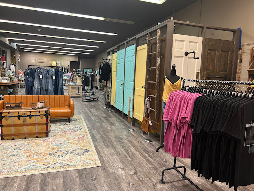 SimpliCity Threads Boutique - Visual