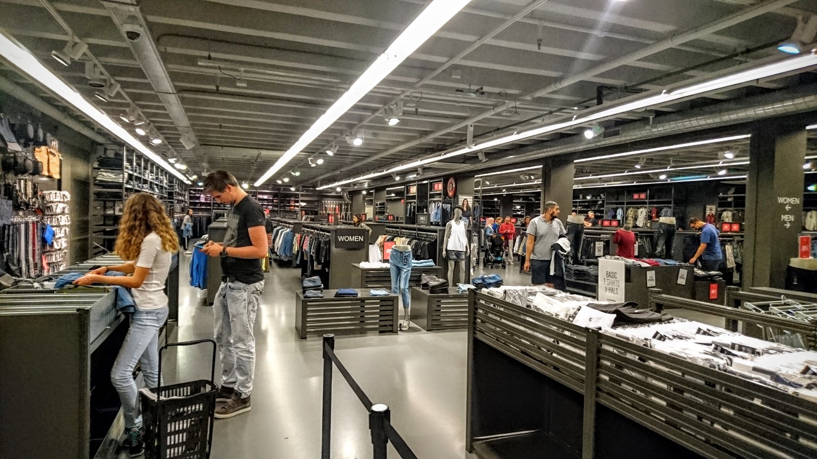 Ontcijferen hout ontmoeten G-Star RAW Store Outlet - indebuurt Amsterdam