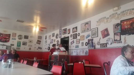 Holly's Cafe - Thumbnail