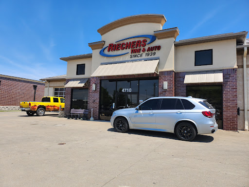 Riechers Tire and Auto Logo