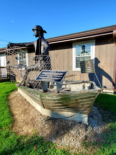 Two Rivers Lighthouse - Visual