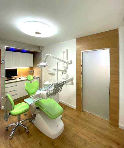 Clínica Dental Lasierra Mendieta - Dra. Ana Lasierra