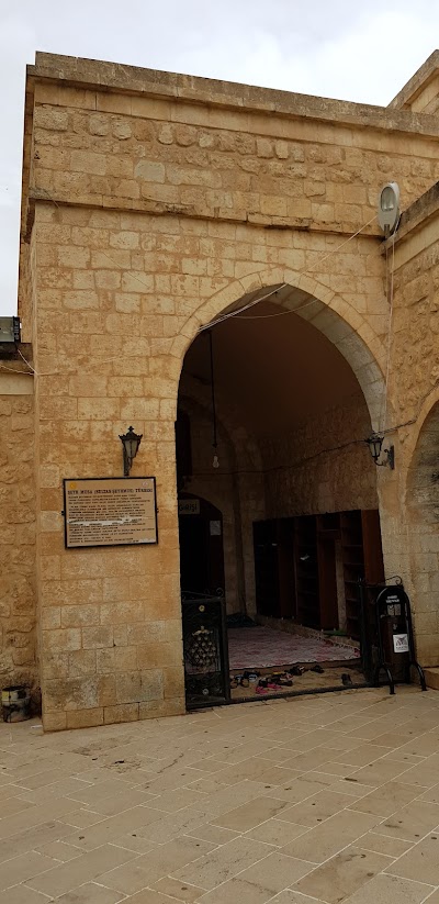 Ezzul Tomb of Sultan Şeyhmus