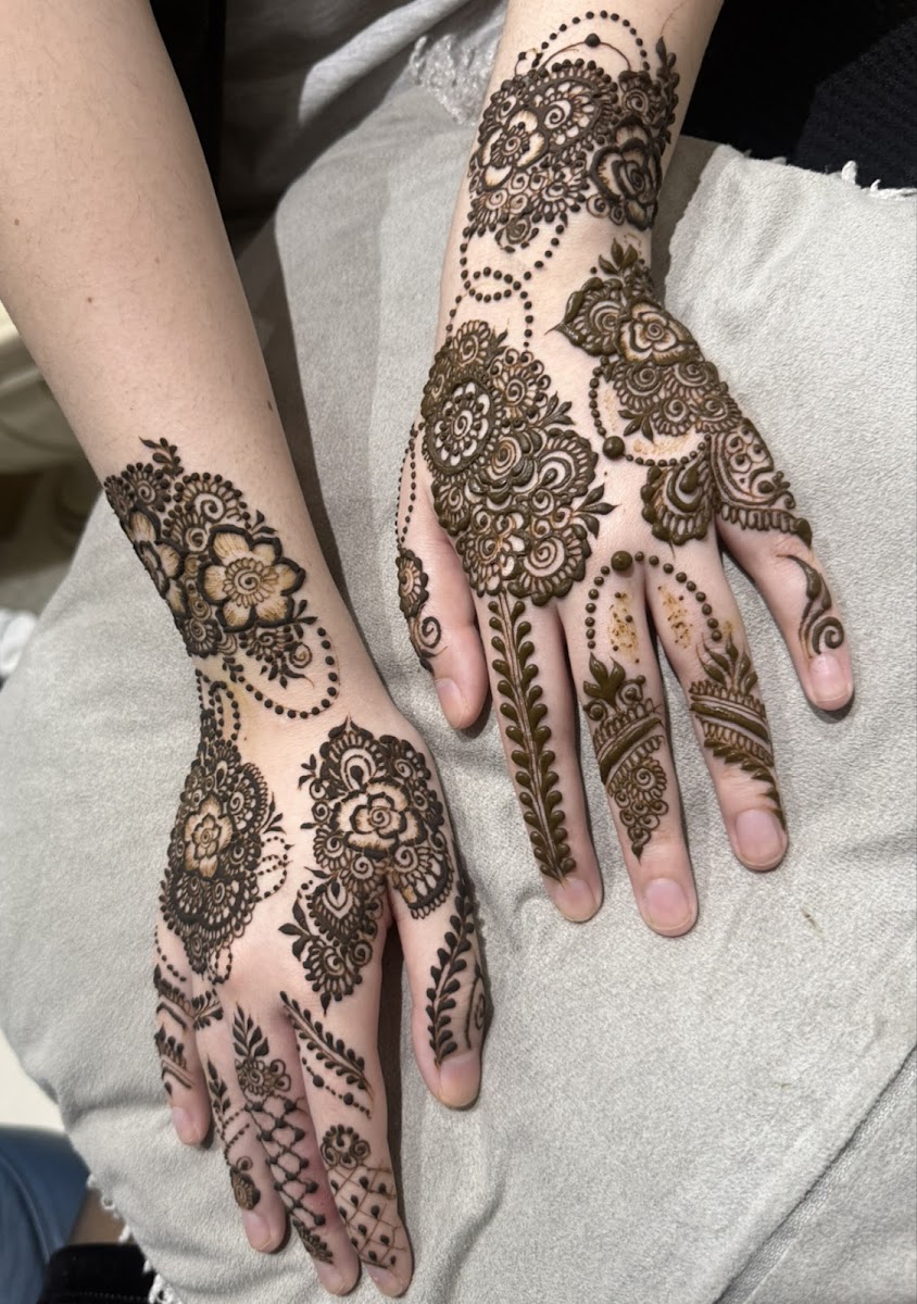 KP Mehndi and makeup photo 10