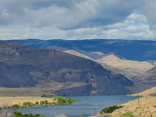 Crescent Bar Vacation Rentals - Thumbnail