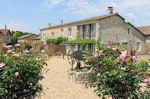 Photo n°1 de Hibiscus Charente à Souvigné (Maison de vacances)