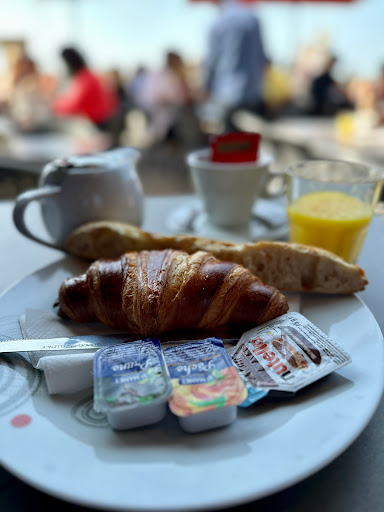 LE PASS' PORT, BAR, BRASSERIE, CREPERIE, GLACIER, COCKTAILS, PETITS DEJEUNER....... - Thumbnail