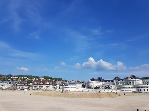 Plage de Trouville Logo