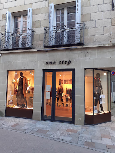 ONE STEP BRIVE