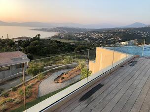 Photo n°28 de Grosfillex Fenêtres Ligne Azur à Saint-Aunès (Menuisier)