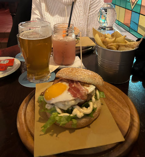 Andrew's Pub - Visual