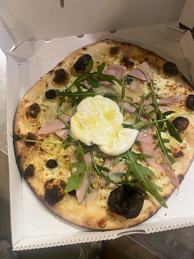 Photo 1 - Charly Pizza 38
