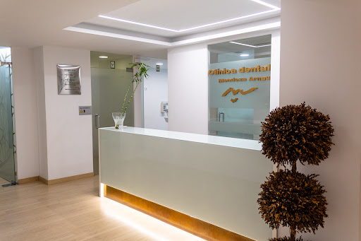 CLINICA DENTAL MENDOZA ARNAU