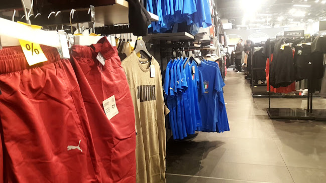 Beoordelingen van PUMA Outlet Roermond in Roermond - Sportwinkel