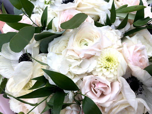 Fantastic Blooms Floral Preservation LLC - Thumbnail
