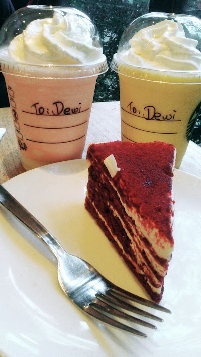 Photos of Starbucks Empire XXI