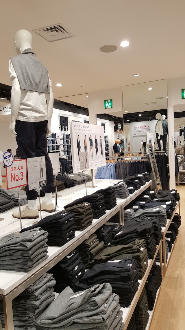 UNIQLO Shinjuku Takashimaya store