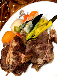 Photo n°116 de Le Versailles Dernière Brasserie d'Autrefois au Coeur de Limoges depuis 1932 à Limoges (Brasserie)