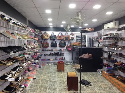 Photos of FOOT LOCKER DT