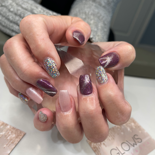 Glows Nails and Spa - Thumbnail