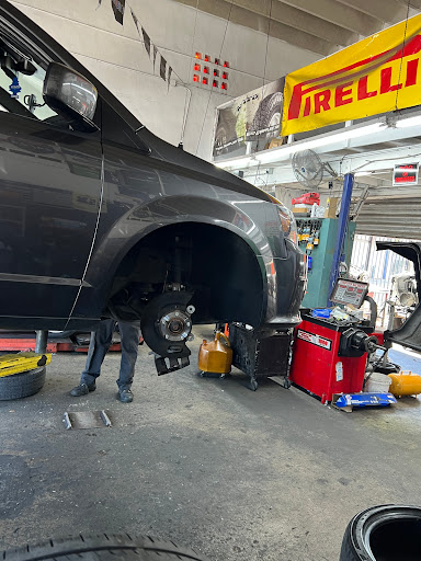 Auto Tire - Thumbnail