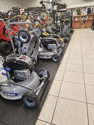 Photo n°23 de Garage parpillon à Saint-Georges-des-Coteaux (Atelier de réparation de tracteurs)