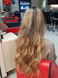 Photo n°21 de Les Coiffeurs Du Cailly Maromme à Maromme (Magasin d'articles de coiffure pour hommes)