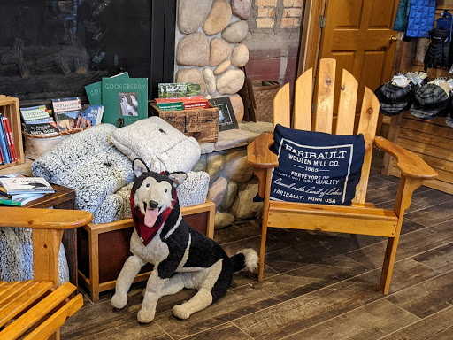 Duluth Pack Store - Thumbnail