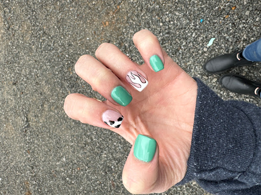 PRETTY & POLISHED - Thumbnail