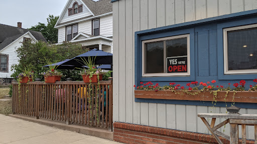 Vango's Pizza & Cocktail Lounge - Thumbnail