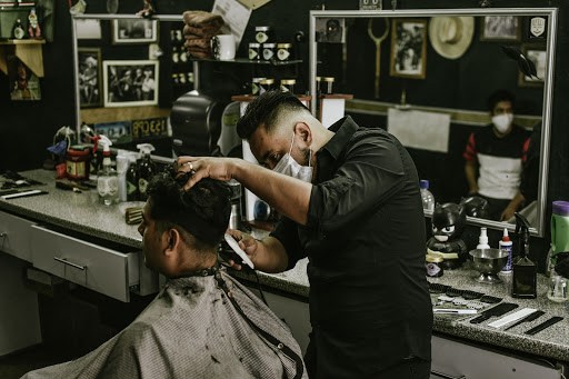 REPUBLICA BARBERIA - PELUQUERÍA