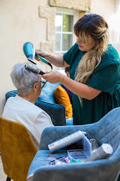 Photo n°4 de Les ciseaux de Julie à Saint-Benoît-sur-Loire (Salon de coiffure)