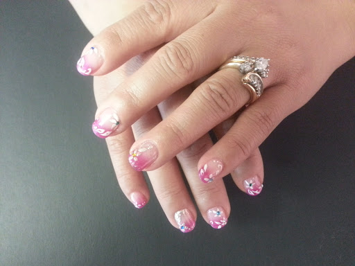 A V Nails - Visual