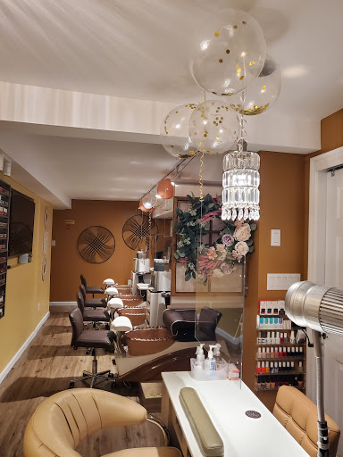 Columbus Nails on hastings - Thumbnail