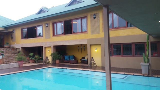 Bambuu Lakeside Lodge