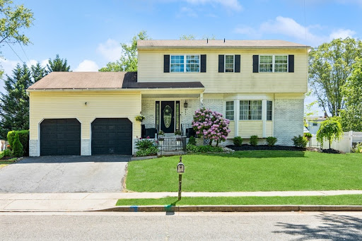 Nicole Rokosz, Weichert Realtors Gallery - United States