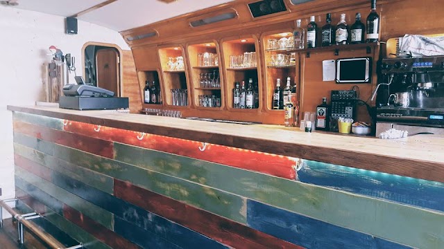 Moody bar