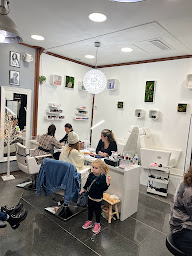 Photo n°6 de Lorenzo Cosi à Cannes (Salon de coiffure)