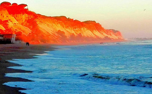 Falesia Beach (Praia do Barranco das Belharucas)