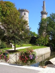 Photo n°2 de Mairie de Mehun-sur-Yèvre à Mehun-sur-Yèvre (Hôtel de ville)