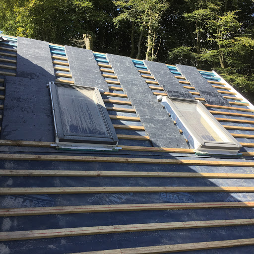 R PEARCE ROOFING CONTRACTORS Logo