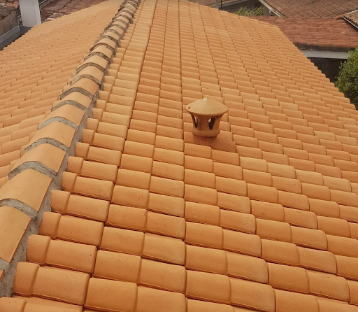 Photo de RM COUVERTURE - Artisan couvreur Châteaubernard à Cognac (16100)