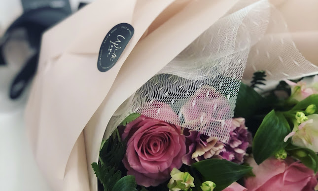 Moon & Back Floral Design Studio - Bespoke Florist