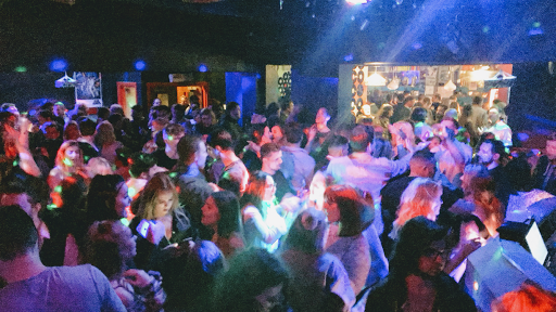 Decades Kettering - Visual
