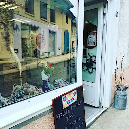 Photo n°3 de ateliersiana à Novalaise (Atelier de couture)